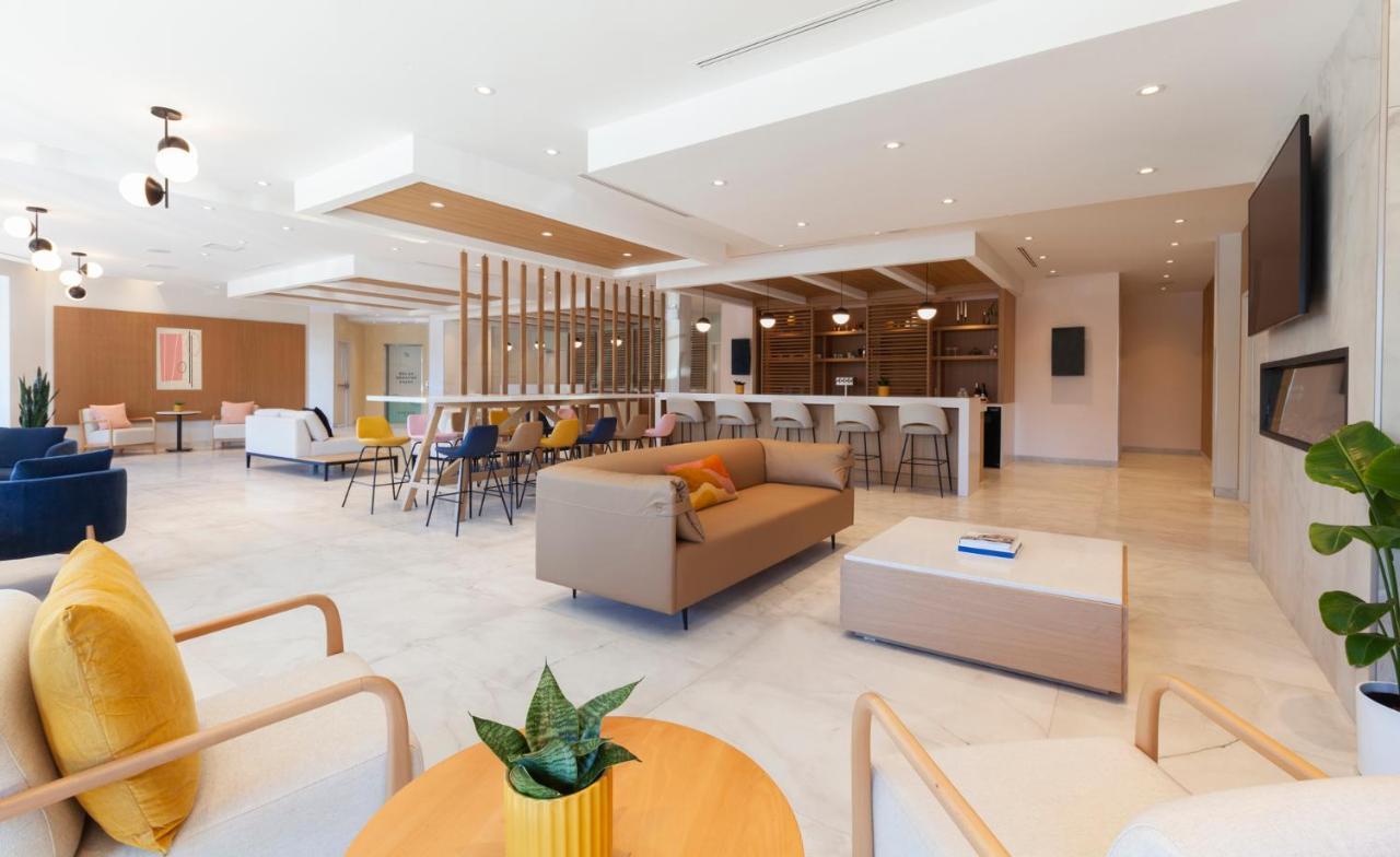 Hotel Strata