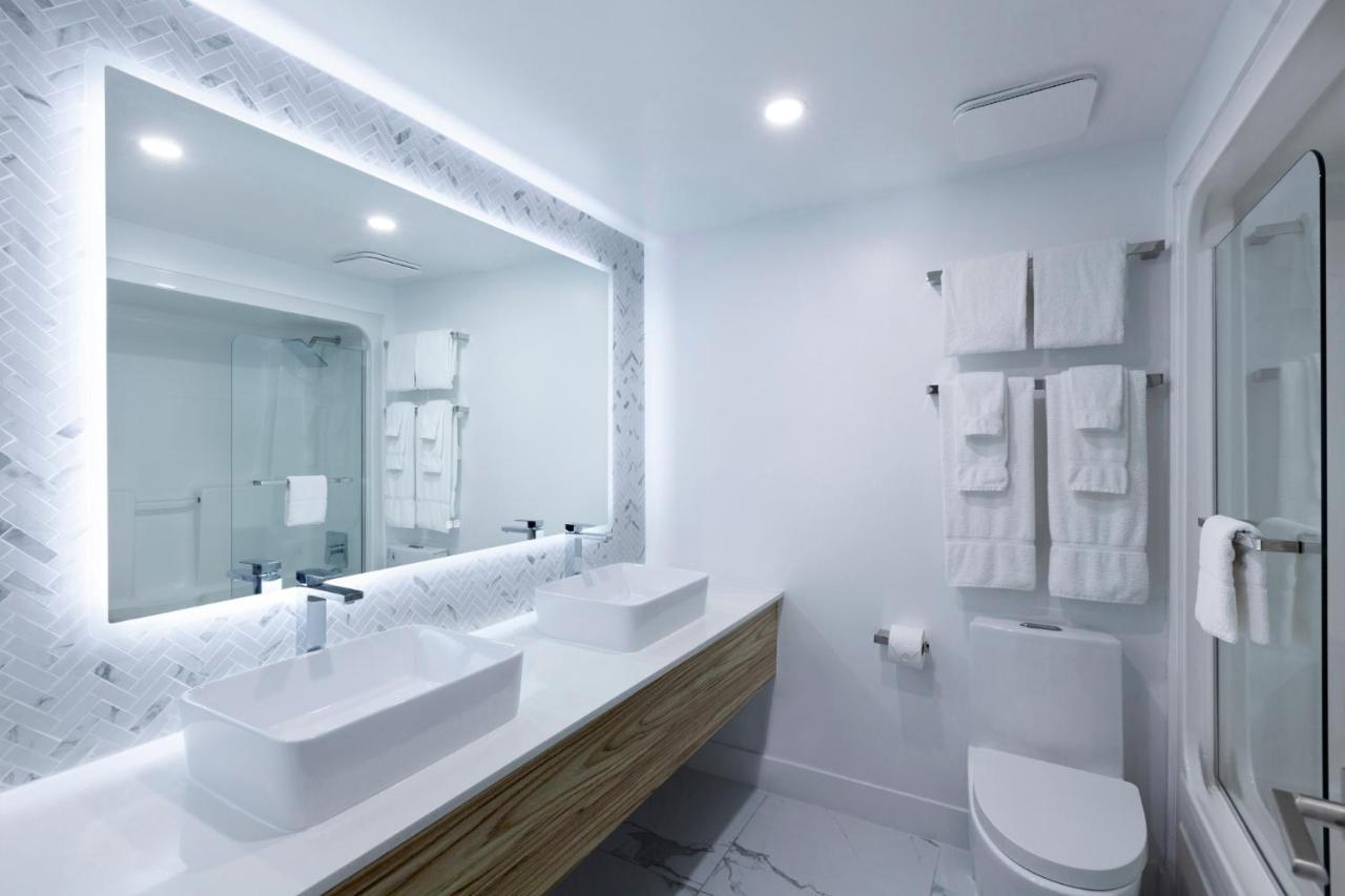 Strata Hotel Kingston