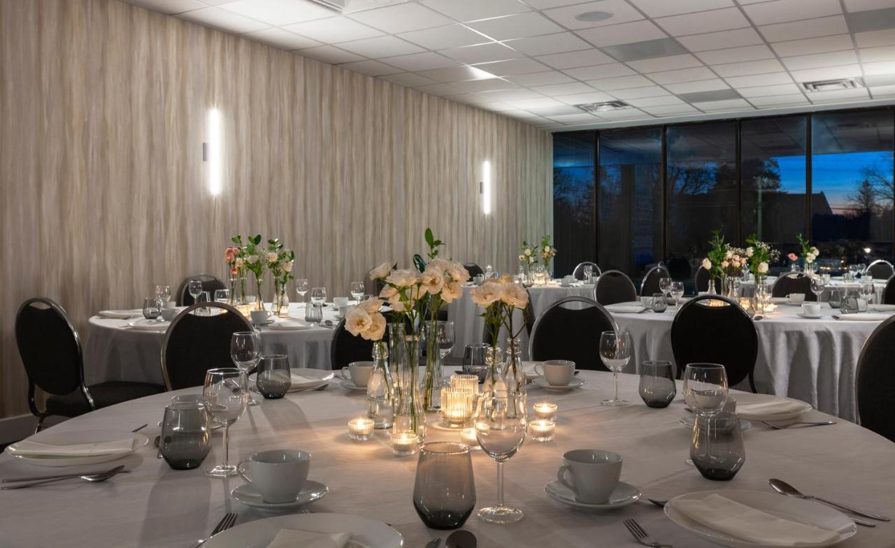 Strata Hotel Kingston