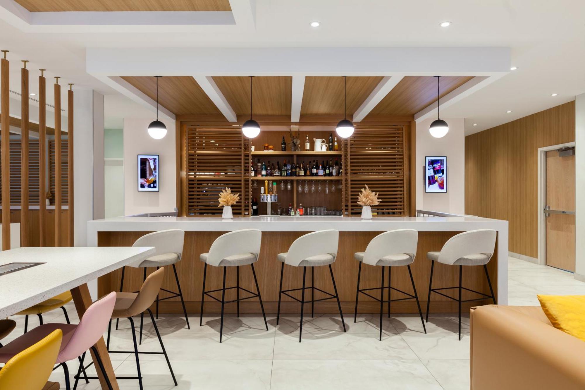 Strata Hotel 3*