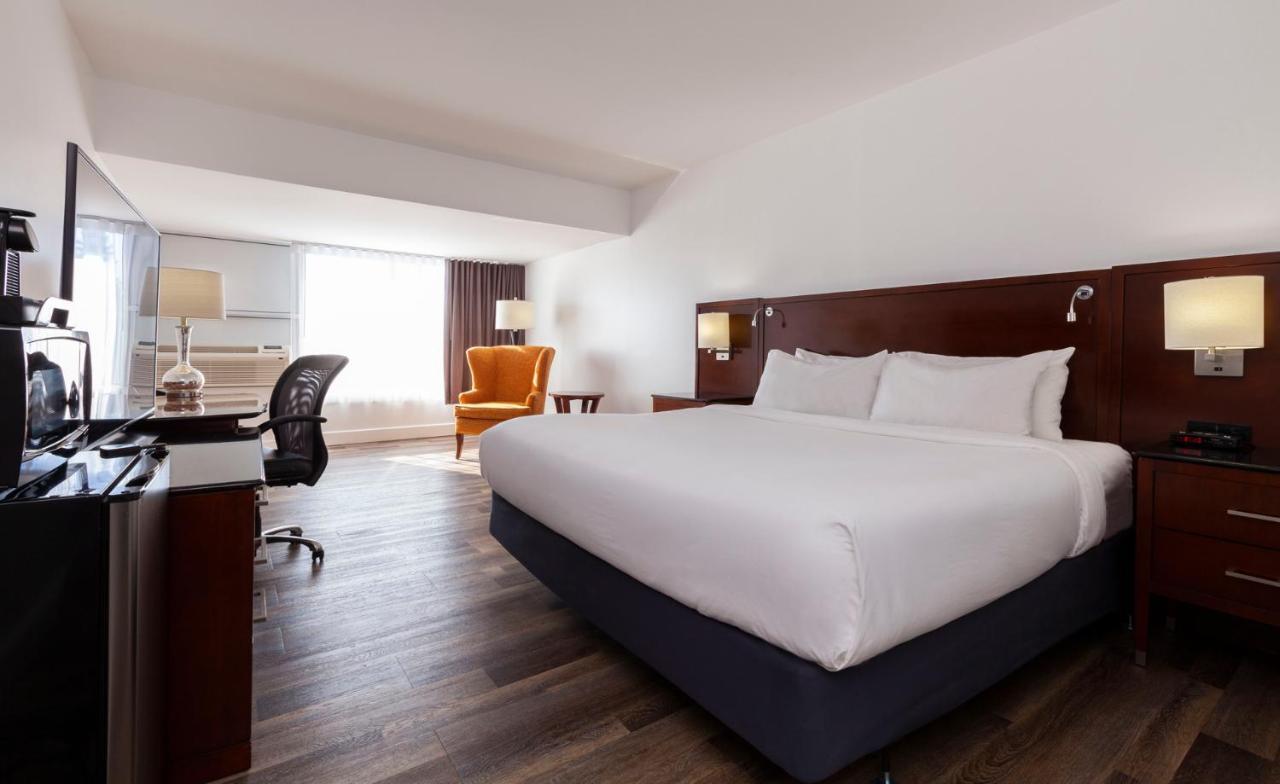 Hotel Strata