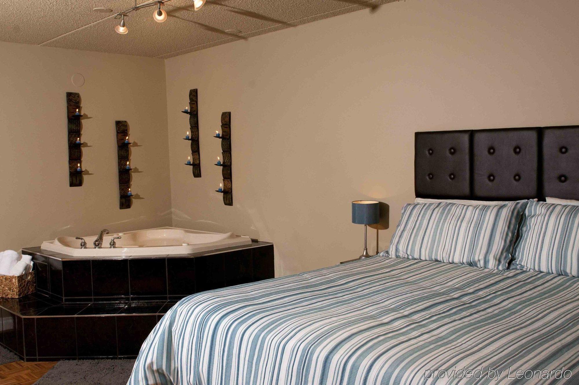 Strata Hotel Kingston